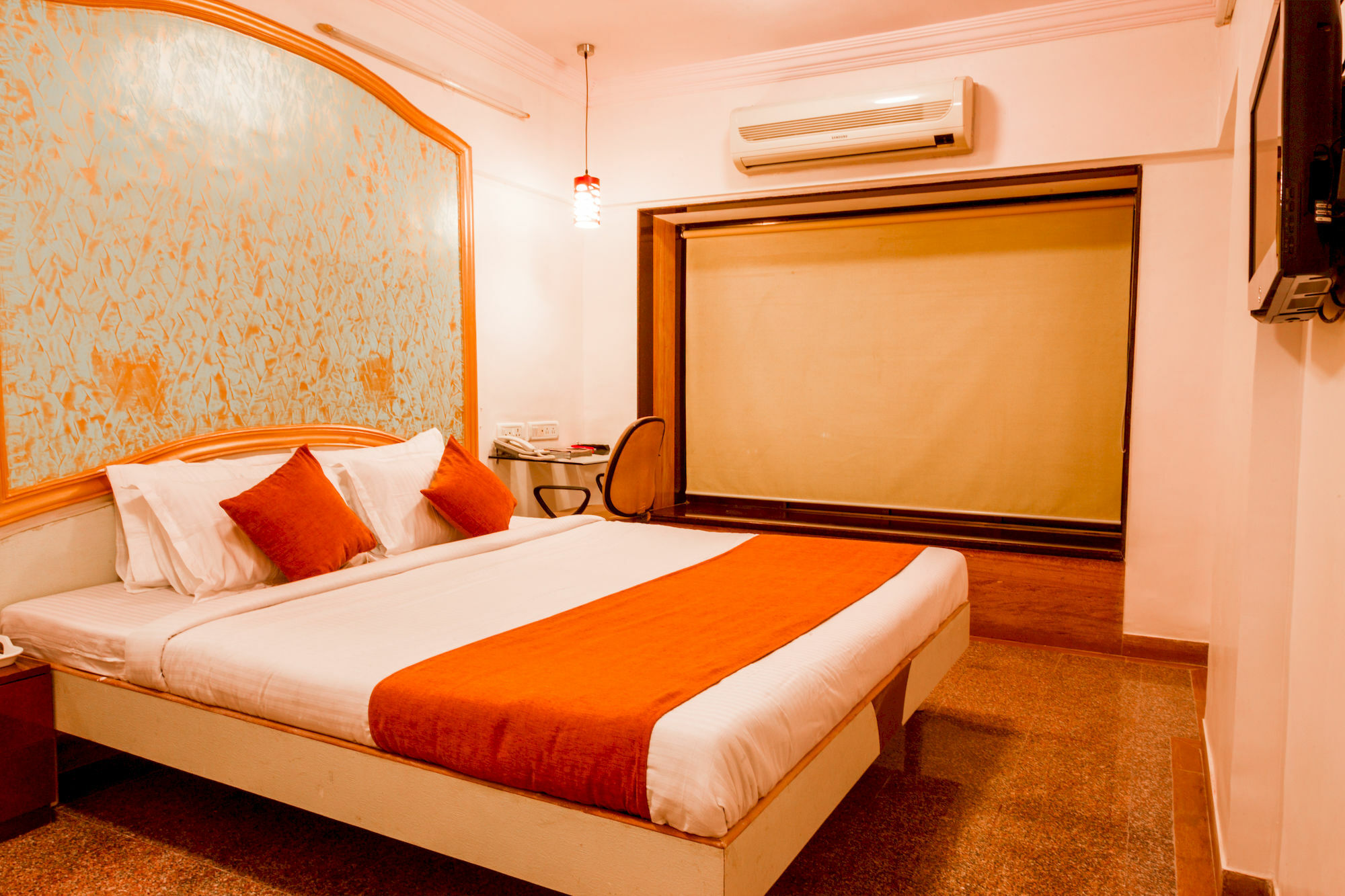 Oyo Apartments Powai Lake View Mumbai Exterior photo