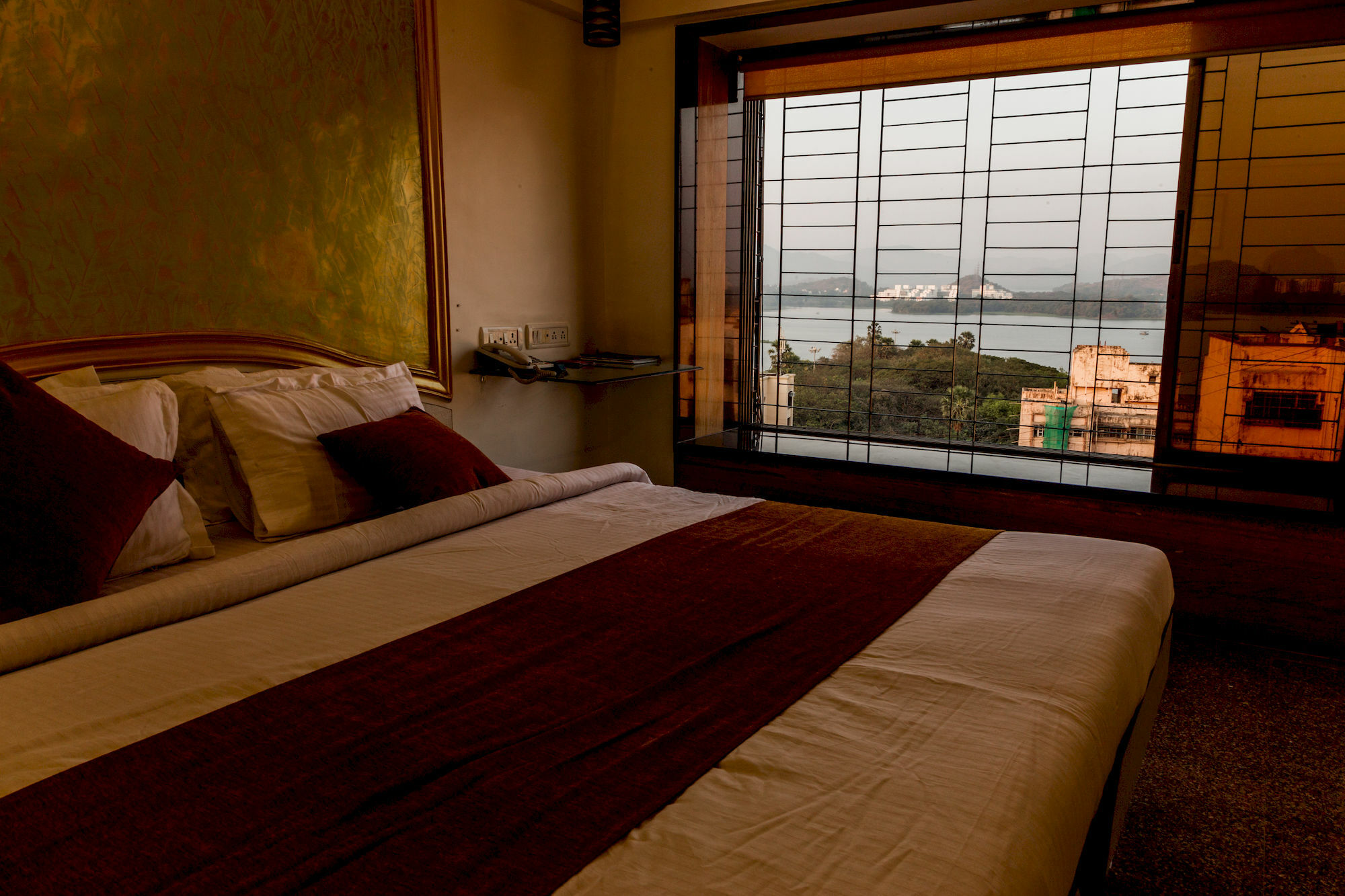Oyo Apartments Powai Lake View Mumbai Exterior photo