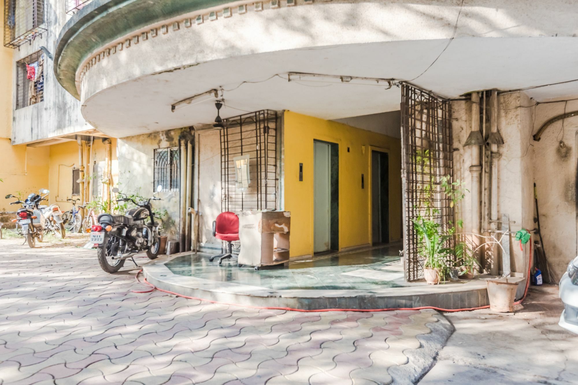 Oyo Apartments Powai Lake View Mumbai Exterior photo